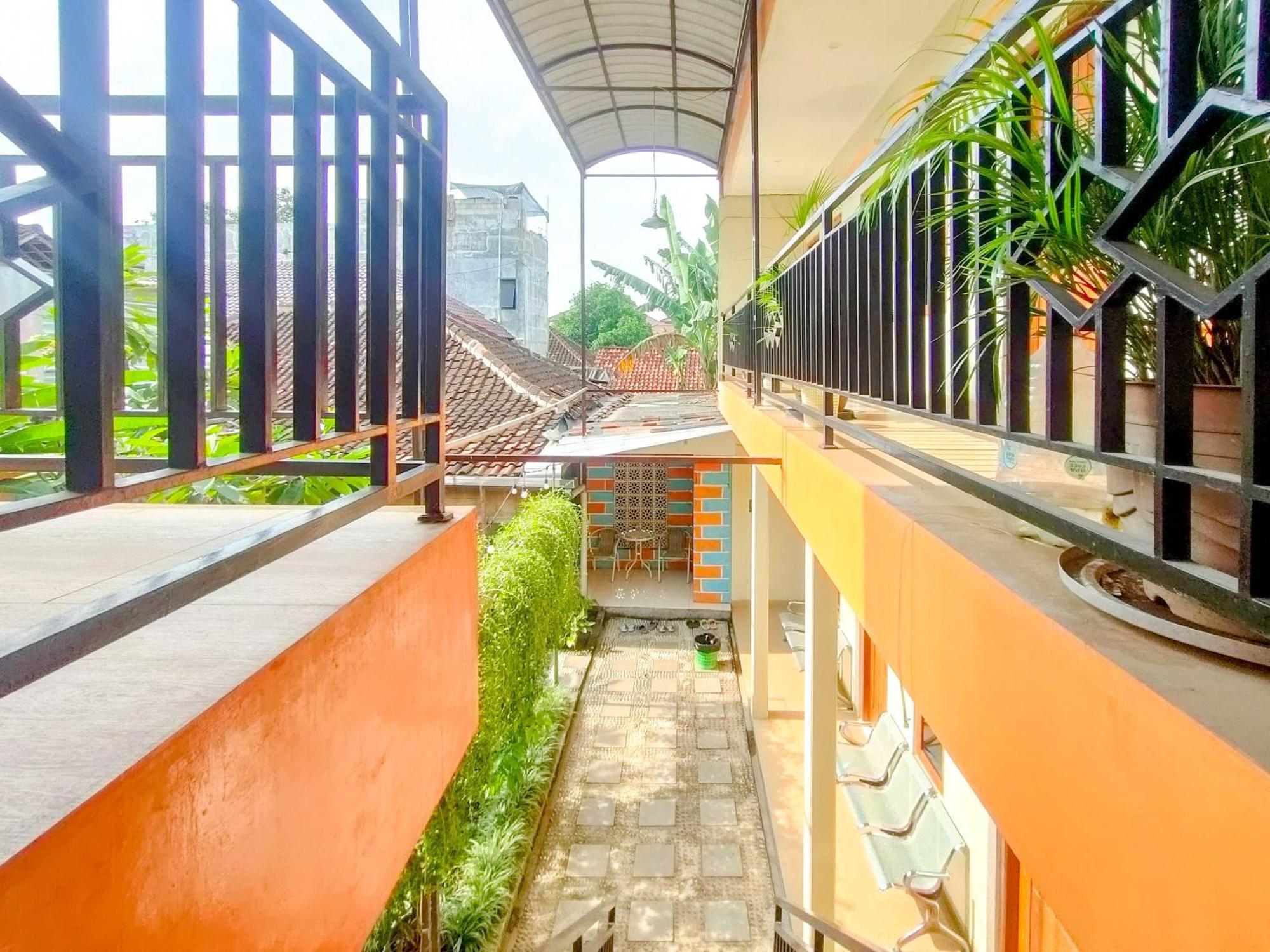 Reddoorz Syariah At Graha Adi Karya Kartasura Hotel Kartosuro Exterior photo