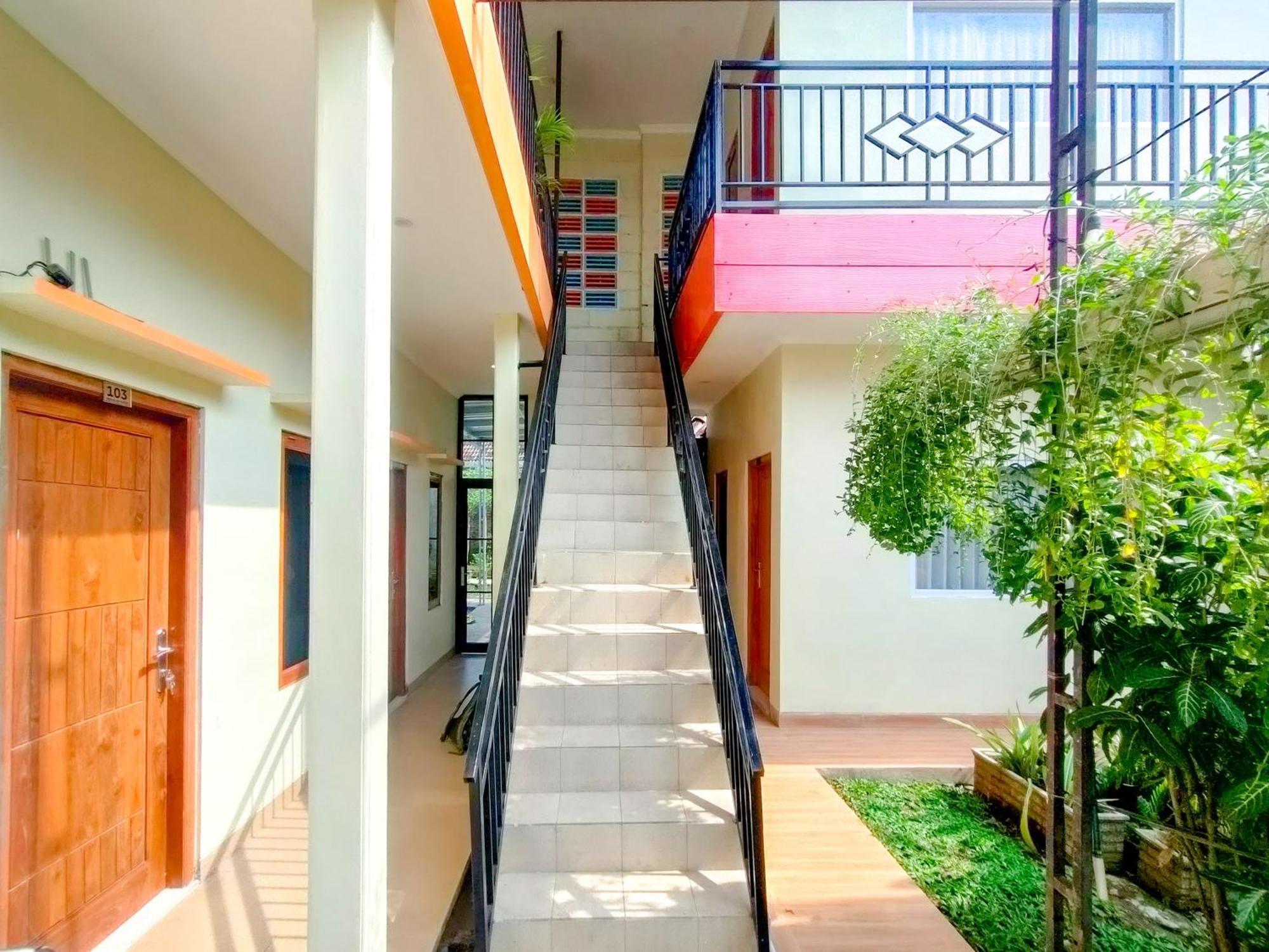 Reddoorz Syariah At Graha Adi Karya Kartasura Hotel Kartosuro Exterior photo